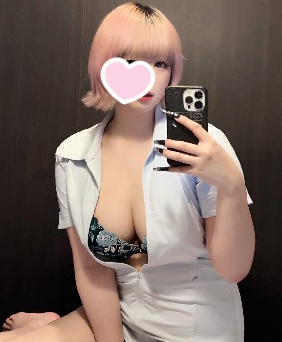 鏡越し???あむ出勤してます???