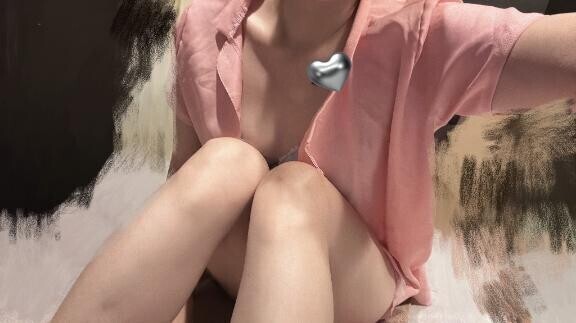 すい！初めてのピンク制服だ?