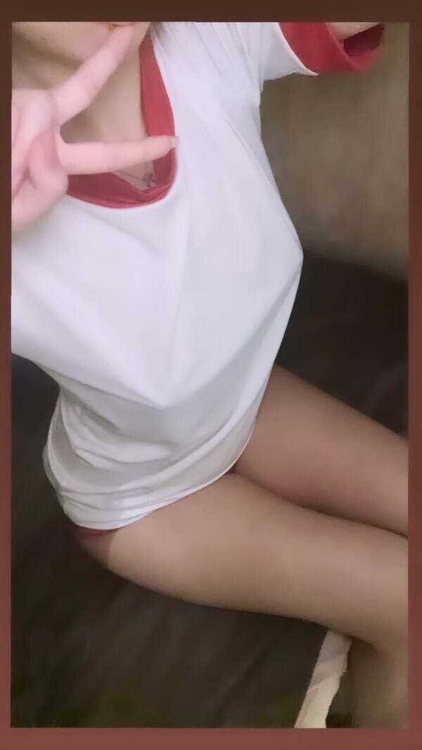 脱ぐ前のひな🐥⸒⸒…♡