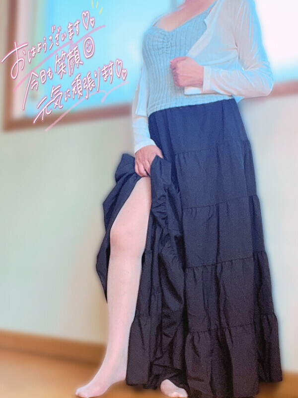 ロングスカートを捲ってみた🤭