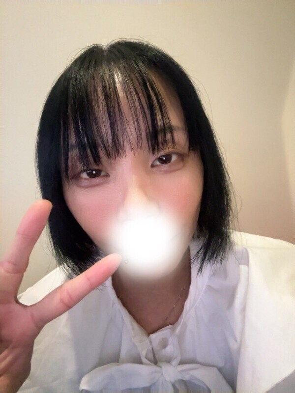 めがねをとると。
