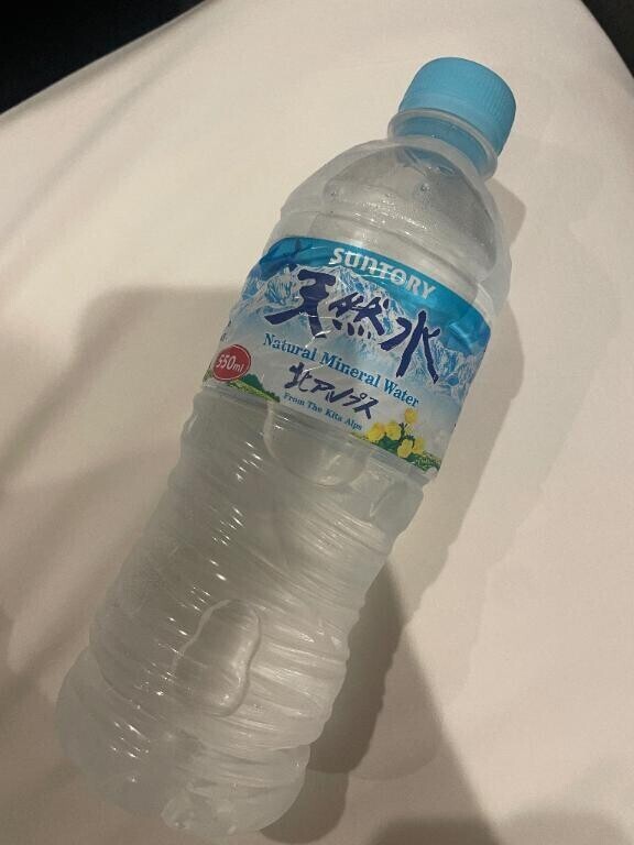 聖水シャンパンまみれで