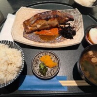 つき