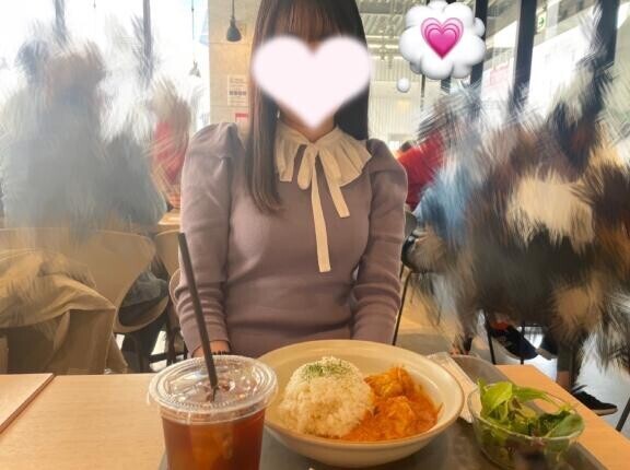 普段は清楚系で通してるのに裏ではえ〇ちなバイトをしてる女の子?