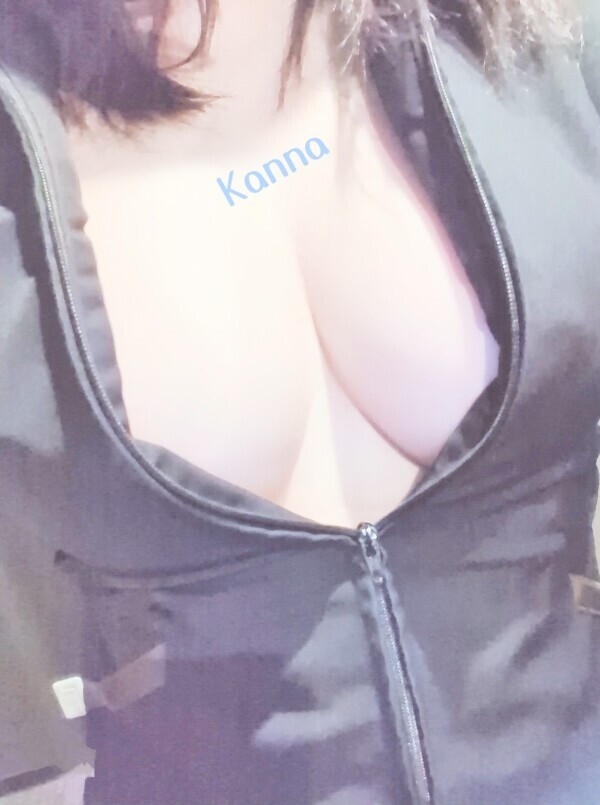 明日22日(月)出勤します🩷