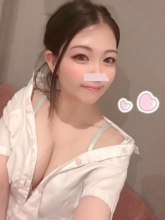 降りそそぐ濃厚なキス‥?