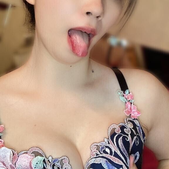お口のご奉仕いっぱいさせて？?