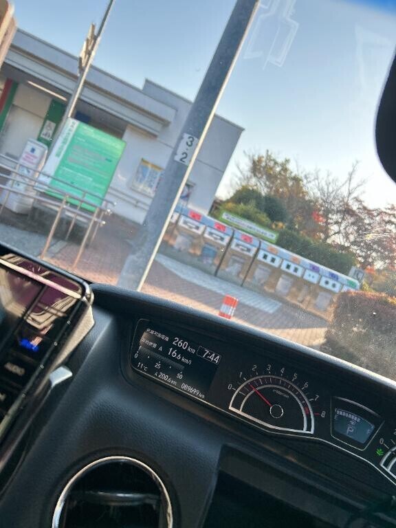 居眠り運転(-_-)_zzz%%%?