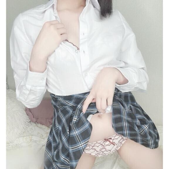 スカートの下は、、、