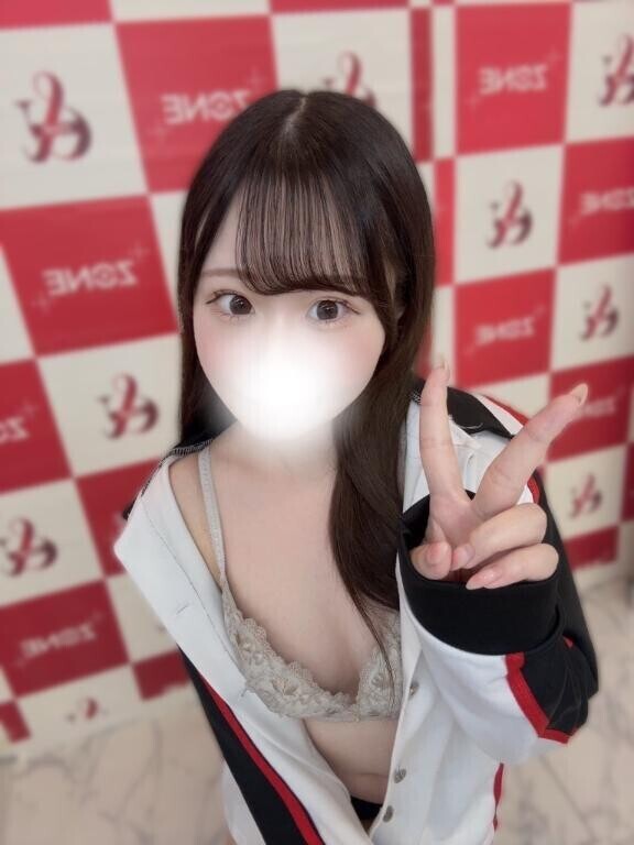 ぴーすしてるけど…視線はおっぱいに釘付けでしょ？??