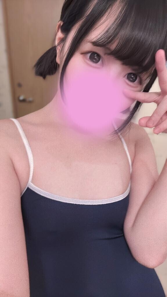 貧乳スク水??