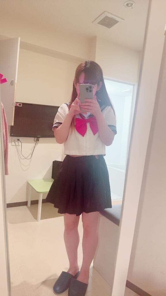 セーラー服で出勤しました?
