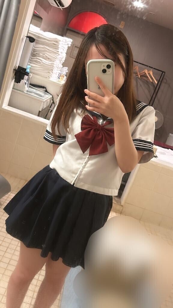 ロリロリ制服?
