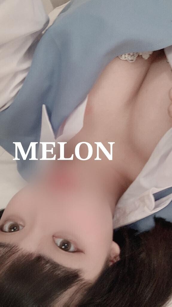 この女，なぜ学園系にいる？