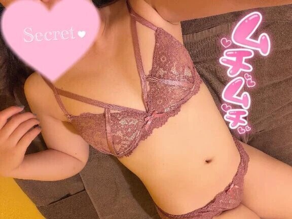明日は💜