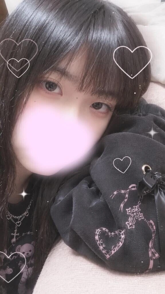 布団の中からおやすみなさい😴