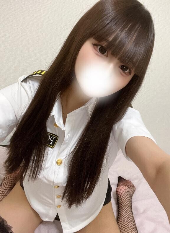 お隣の男性に見られちゃうかな..