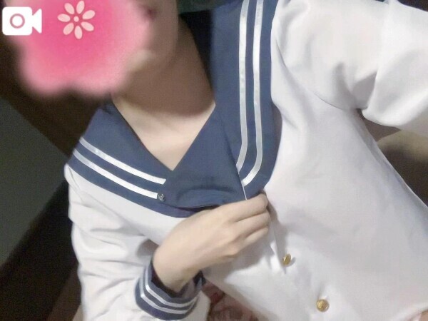 秘密のキスで感じる快感