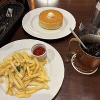 明日も出勤です😼