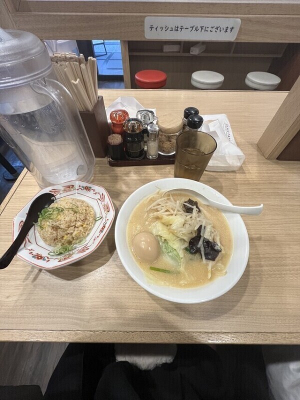 昨日大寝坊してしまいました（ ;  ; ）
