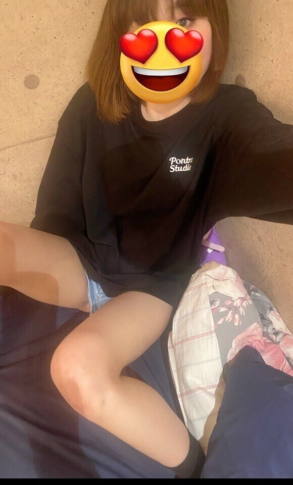 ウタだよ〜🎀出勤のおしらせと、自撮りの悩み🥺笑