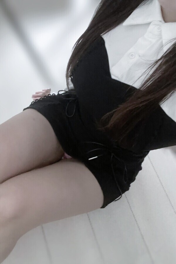 🎀本日18時から23時まで出勤しています🎀