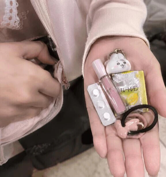 ポケットのお友達🐰🎀