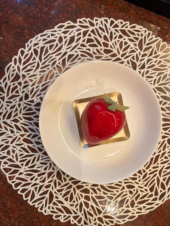 先日頂いた🎂めっちゃ可愛かった🍓︎💕︎︎