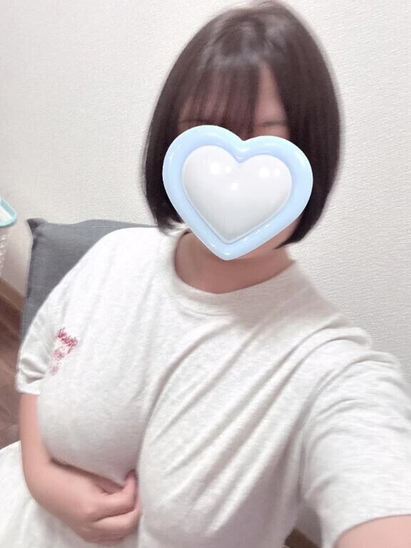 隙間から誘惑中👀