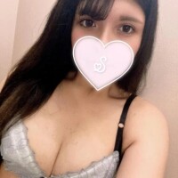 夜になると