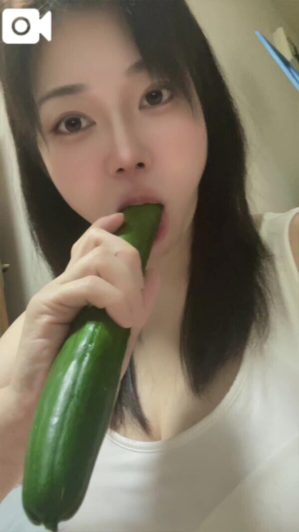 野菜食べてる動画