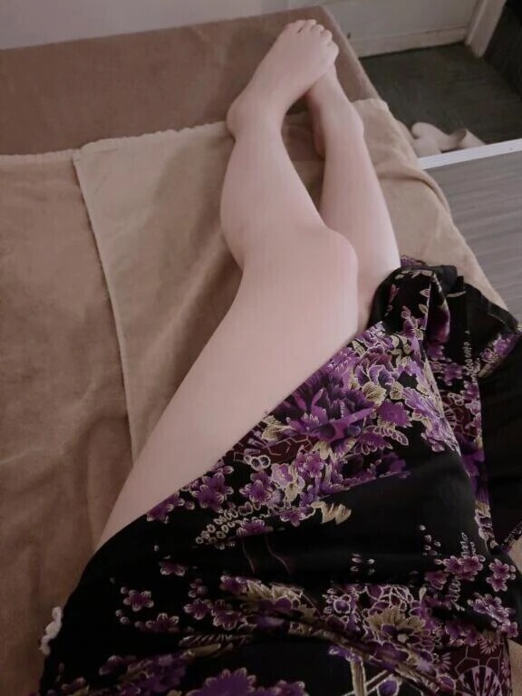 🦵🏼💄💋🌹✨️