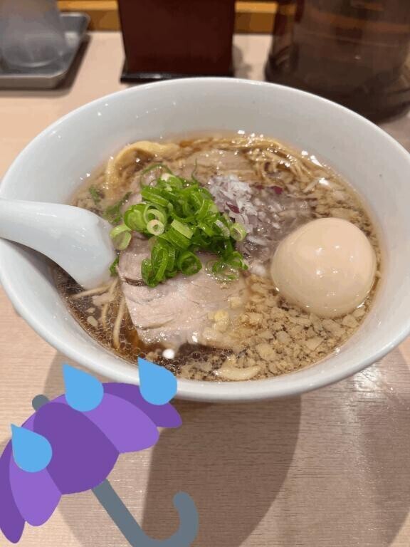 もぐもぐ🍜☔️