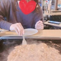 もぐっ