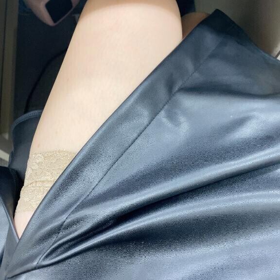 デスクの下で…💕