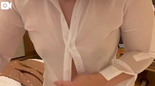 【動画】ビンビン乳首
