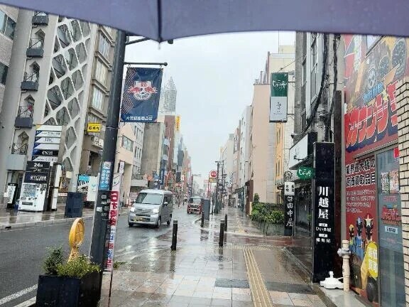 ここはどこだ....？