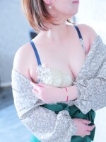 即即の濃厚濃密なプレイでご奉仕 【ちひろ】