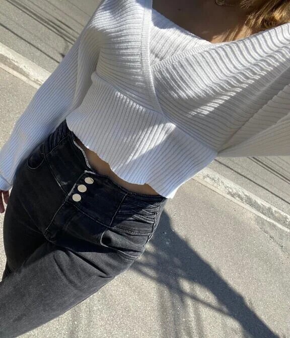 チラ見え🫣