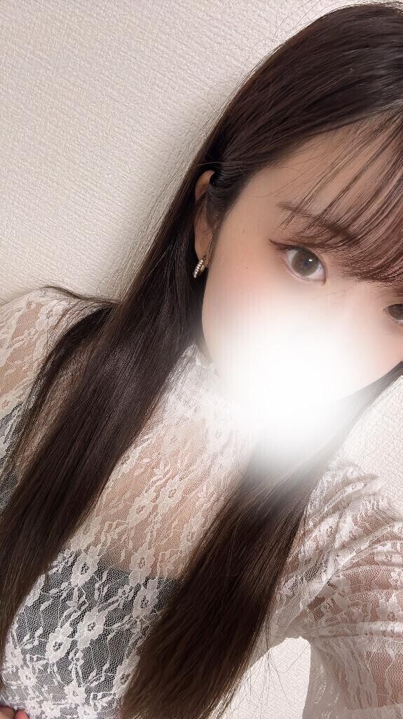 明日13時〜🤍
