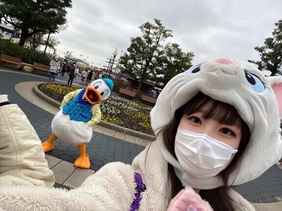 ミッキーマウスも勃起させられる女