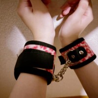 手枷で、、、♡