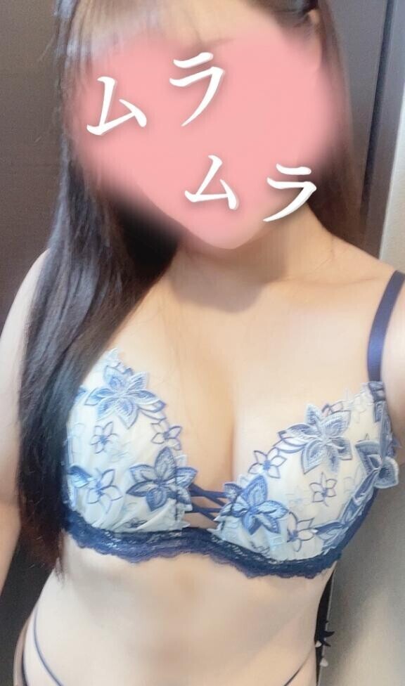 触れただけで腰をヒクつかせちゃうえっちな体です