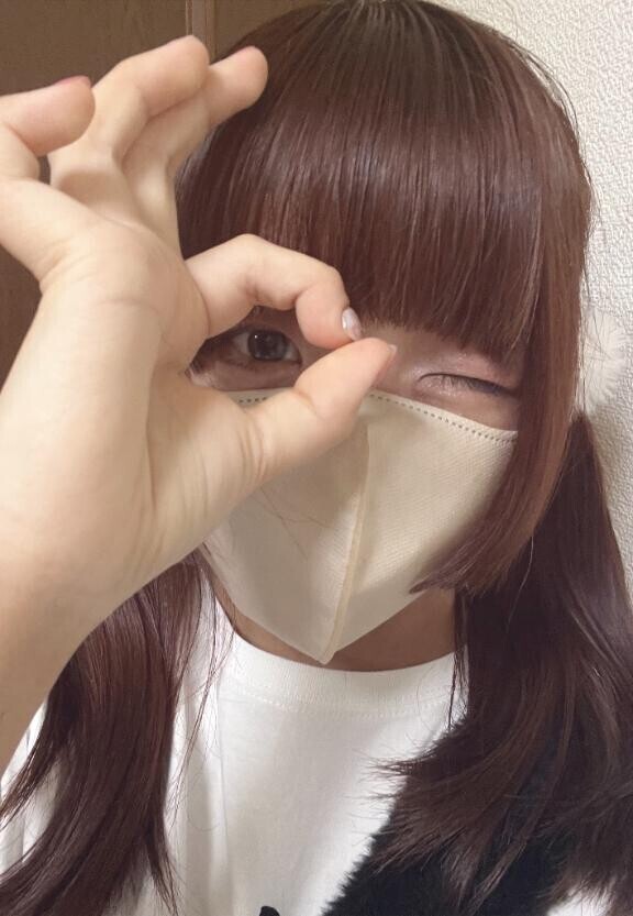 じーっ