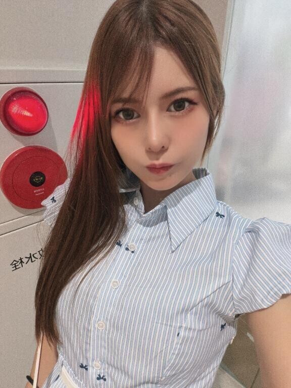 華金???