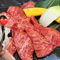 私とお肉どっち食べる？