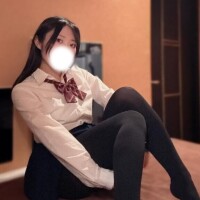前髪伸びてきたせいで姫カットぽいどになってる👸