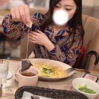 初鎌倉パスタwith真剣に紅茶のパックを取るそらの写真