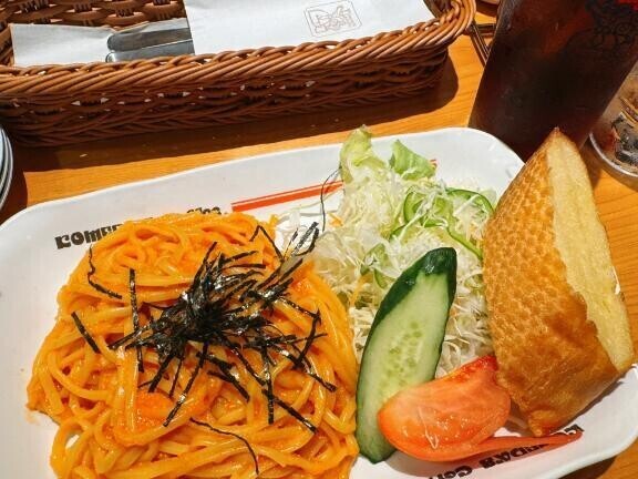 素敵レディと一緒にランチしてウィンドウショッピング