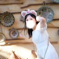 カメラを向けたら目を背けるの。